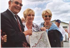 dploiement de la carte de France par le maire d'Indre